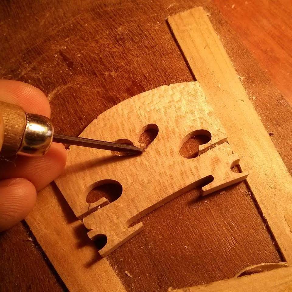 Ajuste Cavalete e altura das cordas violino